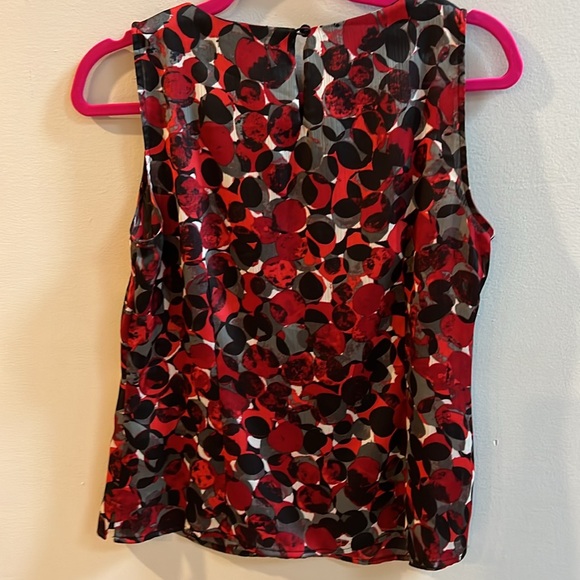 Kasper Sleeveless Top Pleated Neckline/Front Multicolored Size PM Red/Black/Whit - Picture 4 of 6
